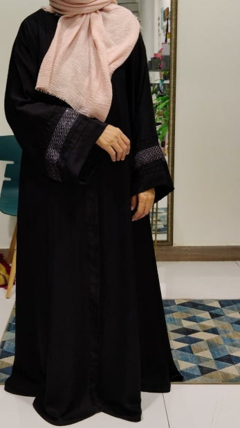 21018  black lace abaya